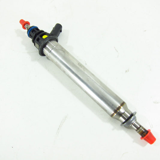 New Mercedes v8 biturbo injector